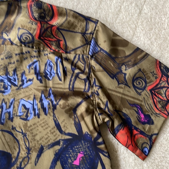 NWOT Urban Outfitters Satin Doodle Print Graphic Camp Shirt - Picture 5 of 5